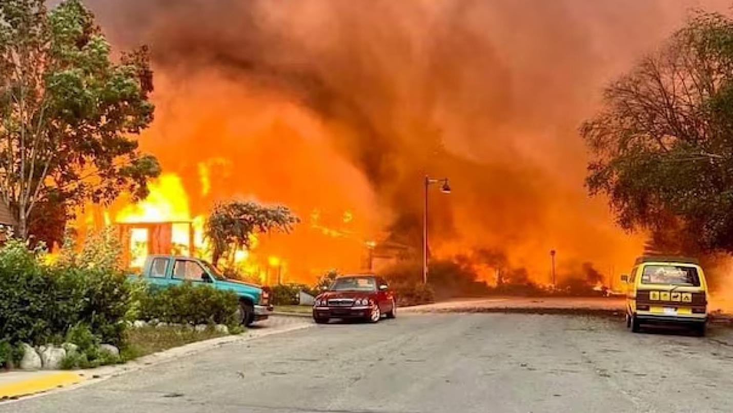 Canadá: incendio forestal destruye la turística ciudad de Jasper